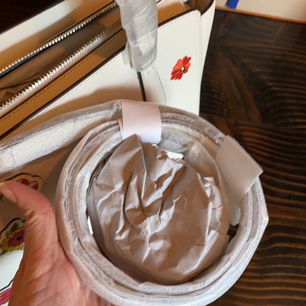 Tory Burch Emerson Crossbody Zip Tote - Picture 13 of 17